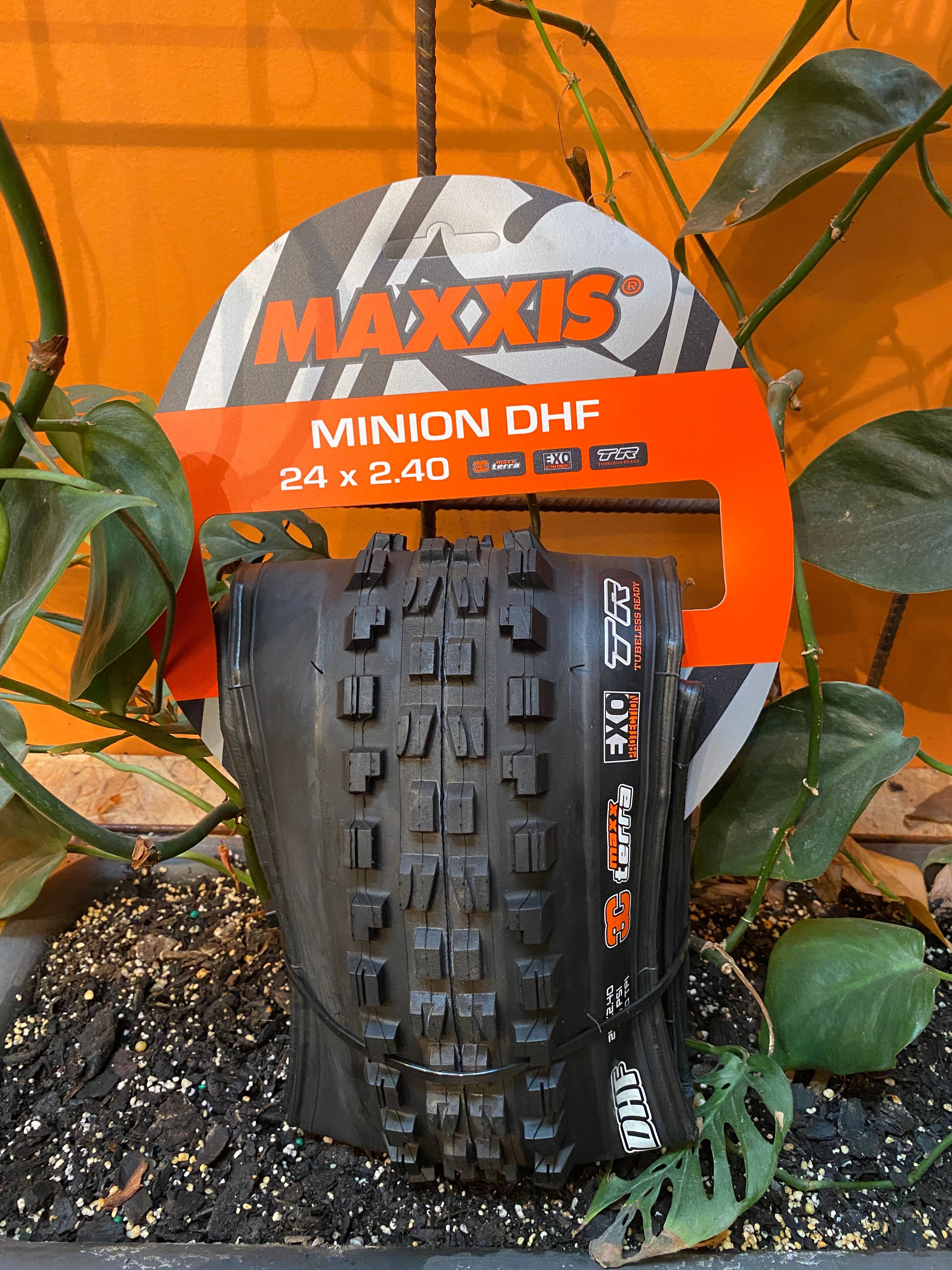 MAXXIS Minion DHF 24 X 2.40 Folding 60TPI EXO 3C MaxxTerra TR